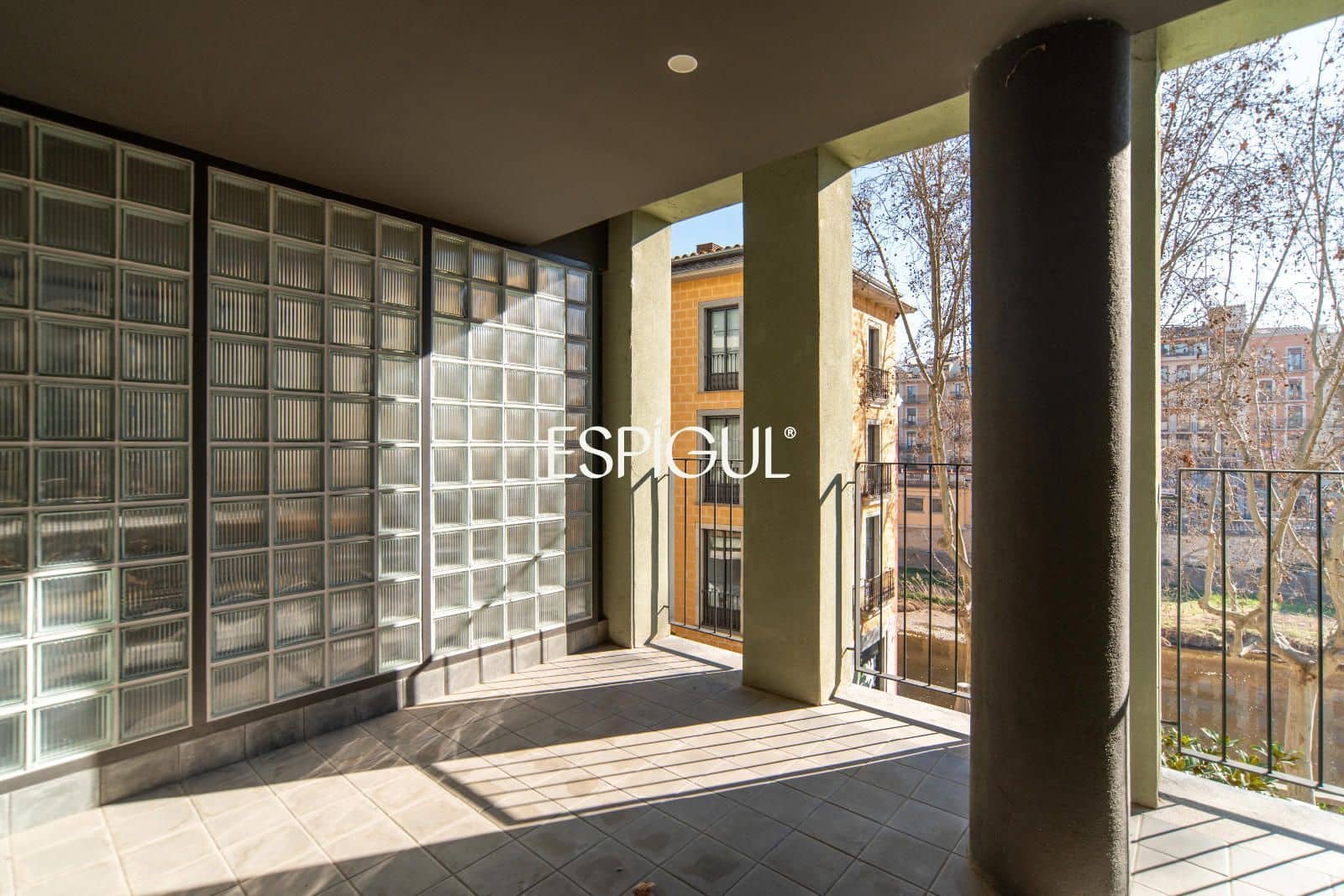 3 bedroom Flat for sale in Girona city with garage - € 1,250,000 (Ref: 10015981)