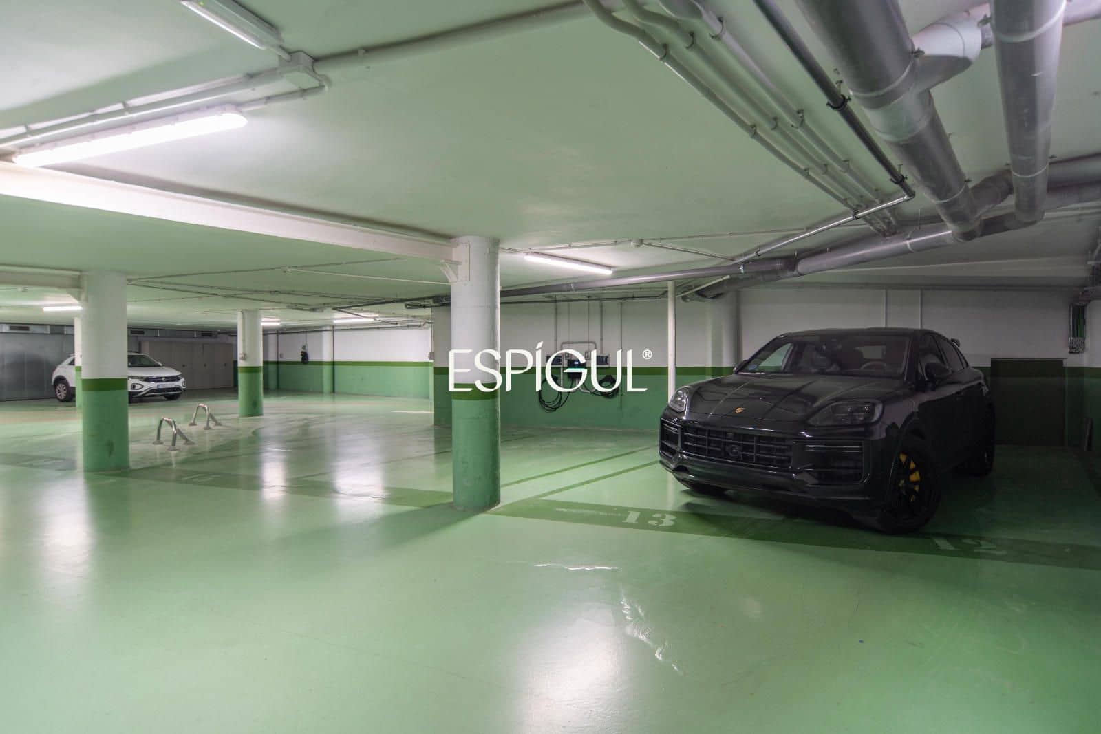 3 bedroom Flat for sale in Girona city with garage - € 1,250,000 (Ref: 10015981)
