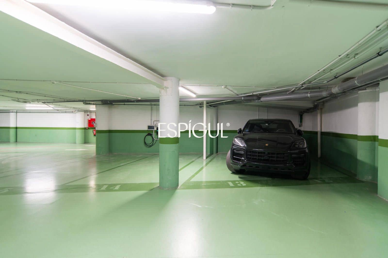 3 bedroom Flat for sale in Girona city with garage - € 1,250,000 (Ref: 10015981)