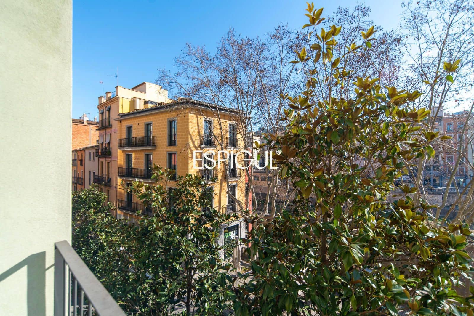 3 bedroom Flat for sale in Girona city with garage - € 1,250,000 (Ref: 10015981)