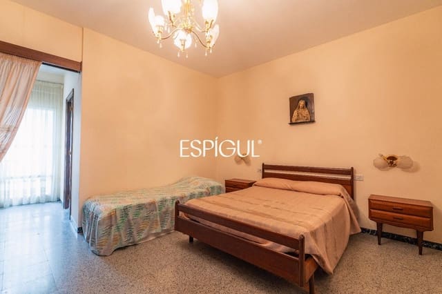 7 bedroom Townhouse for sale in Riudarenes with garage - € 325,000 (Ref: 10015985)