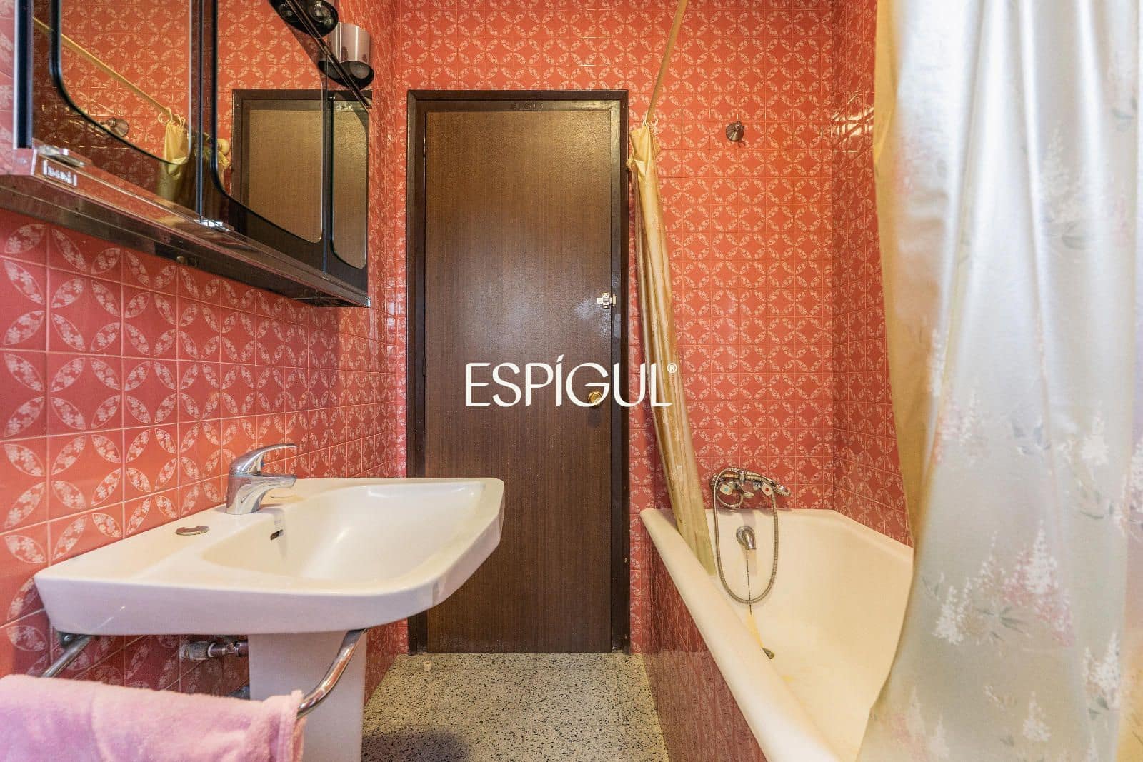 7 bedroom Townhouse for sale in Riudarenes with garage - € 325,000 (Ref: 10015985)