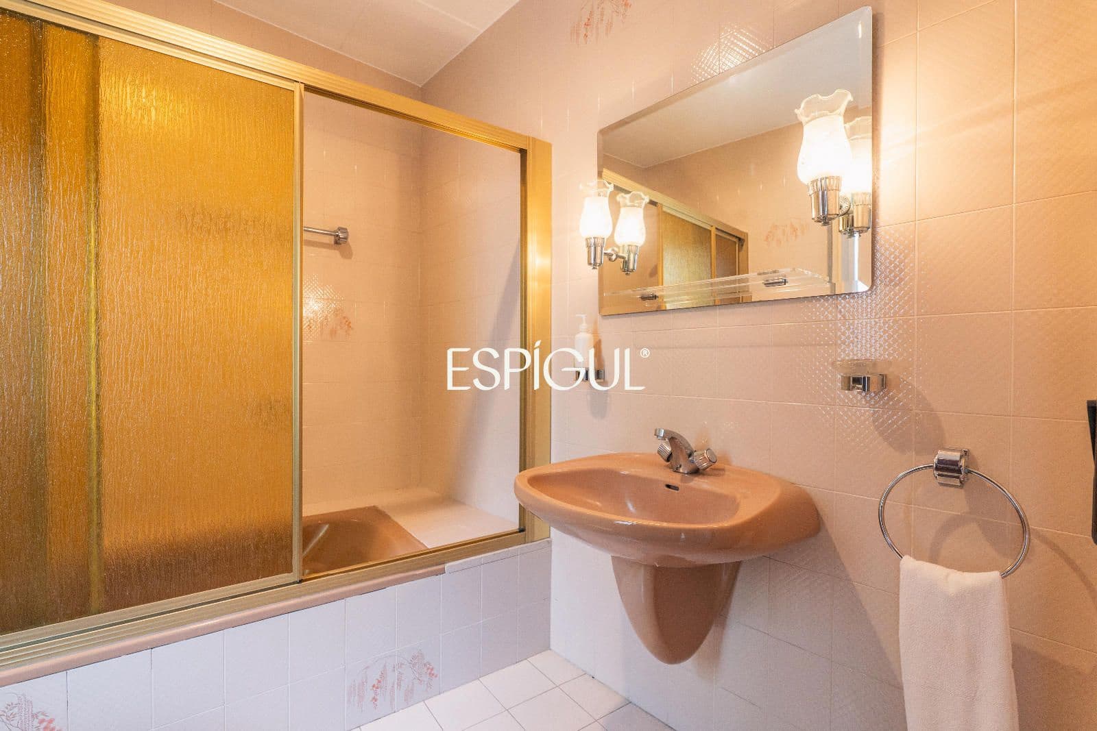 7 bedroom Townhouse for sale in Riudarenes with garage - € 325,000 (Ref: 10015985)