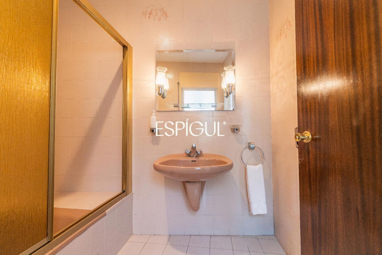 7 bedroom Townhouse for sale in Riudarenes with garage - € 325,000 (Ref: 10015985)