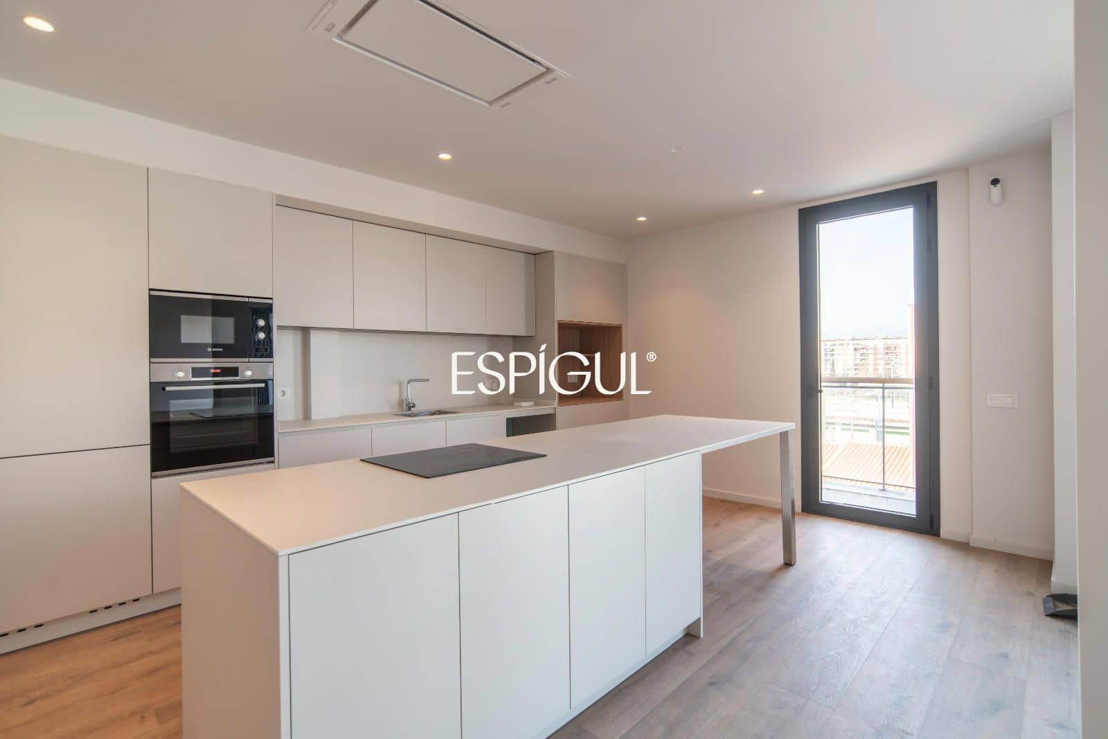 Ático de 7 habitaciones en Girona ciudad en venta con garaje - 1.200.000 € (Ref: 10015986)