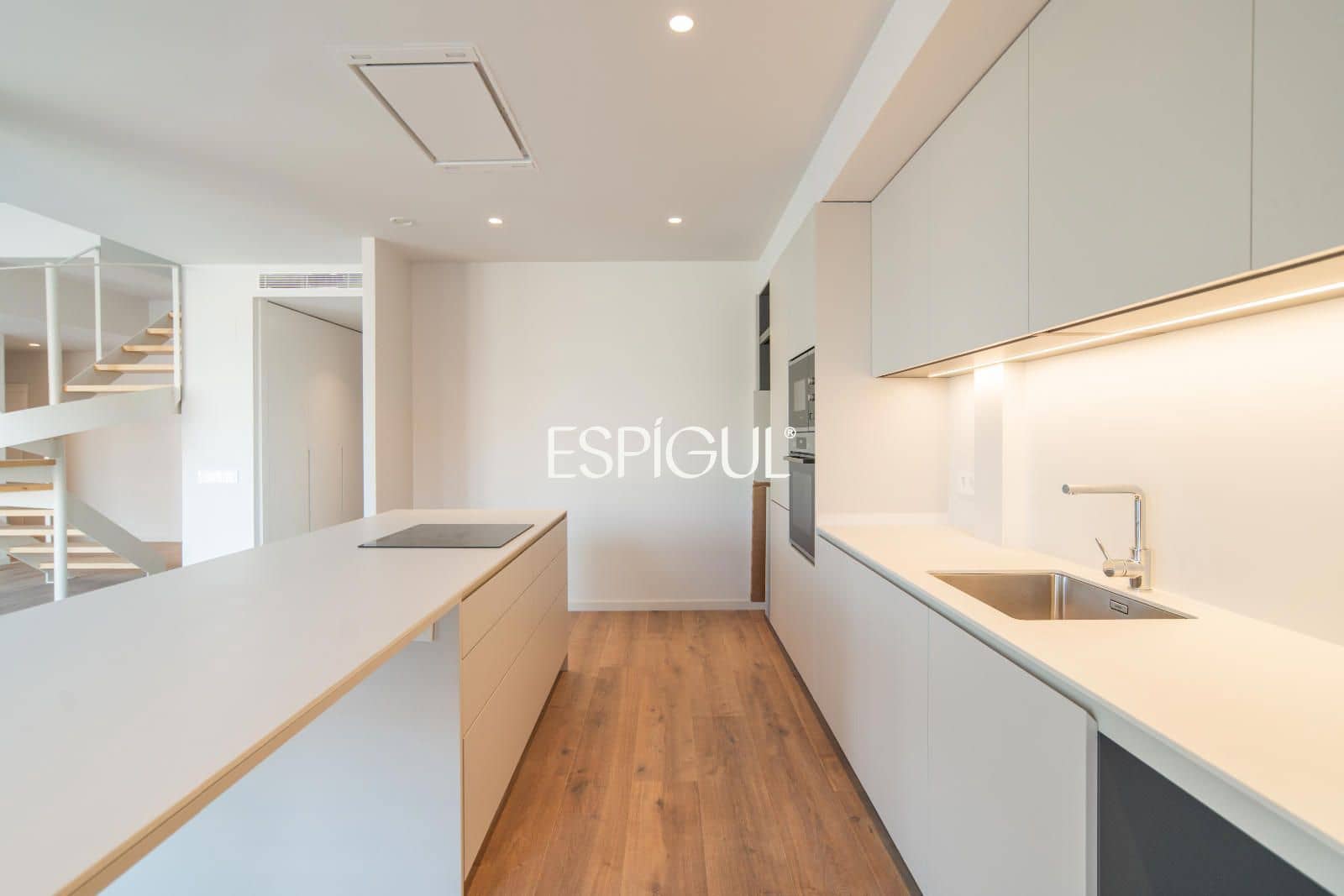 Ático de 7 habitaciones en Girona ciudad en venta con garaje - 1.200.000 € (Ref: 10015986)