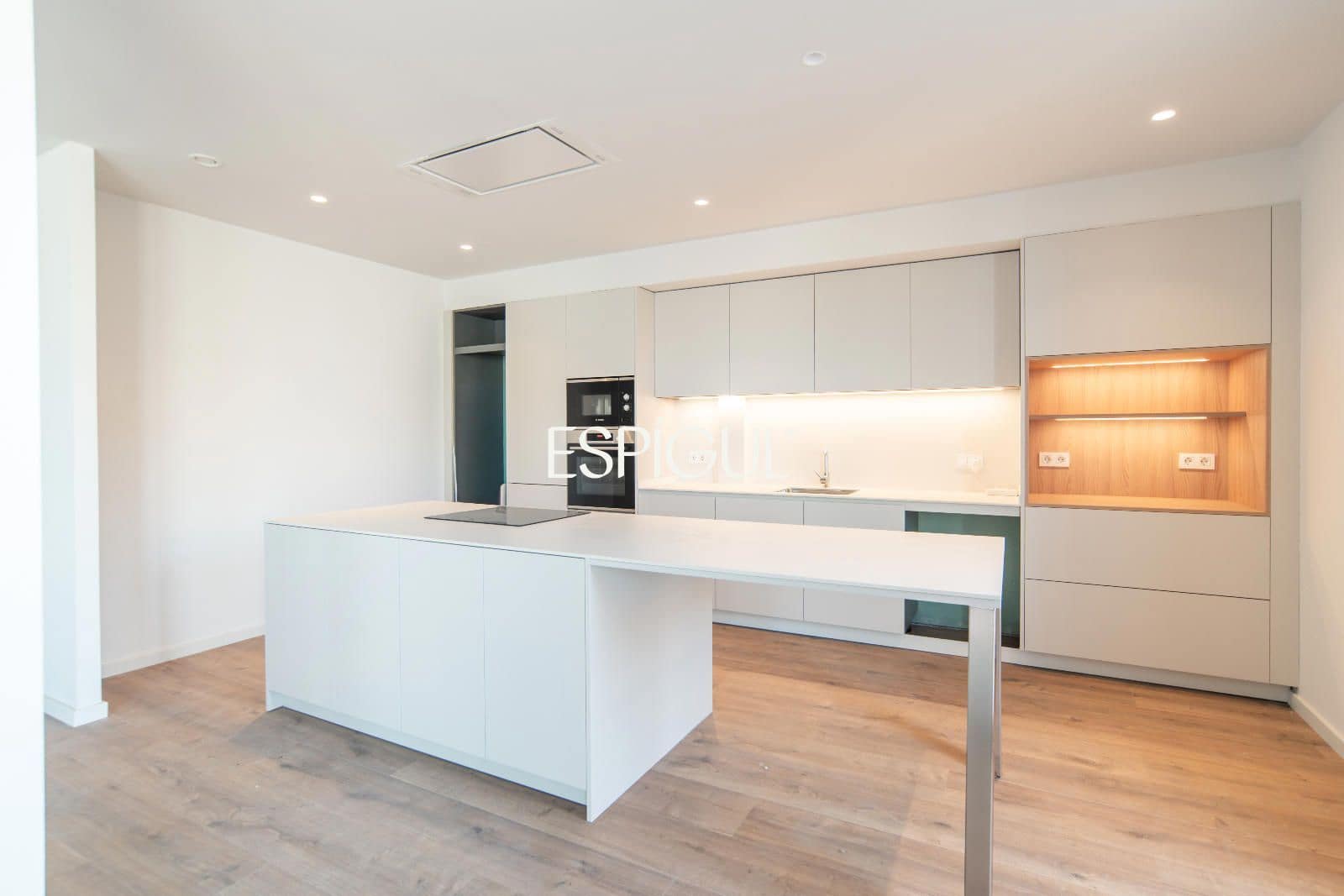 Ático de 7 habitaciones en Girona ciudad en venta con garaje - 1.200.000 € (Ref: 10015986)