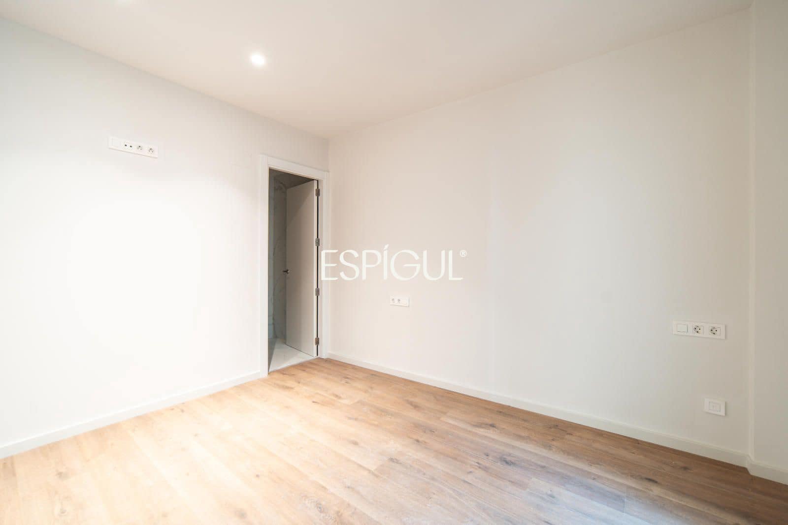 Ático de 7 habitaciones en Girona ciudad en venta con garaje - 1.200.000 € (Ref: 10015986)