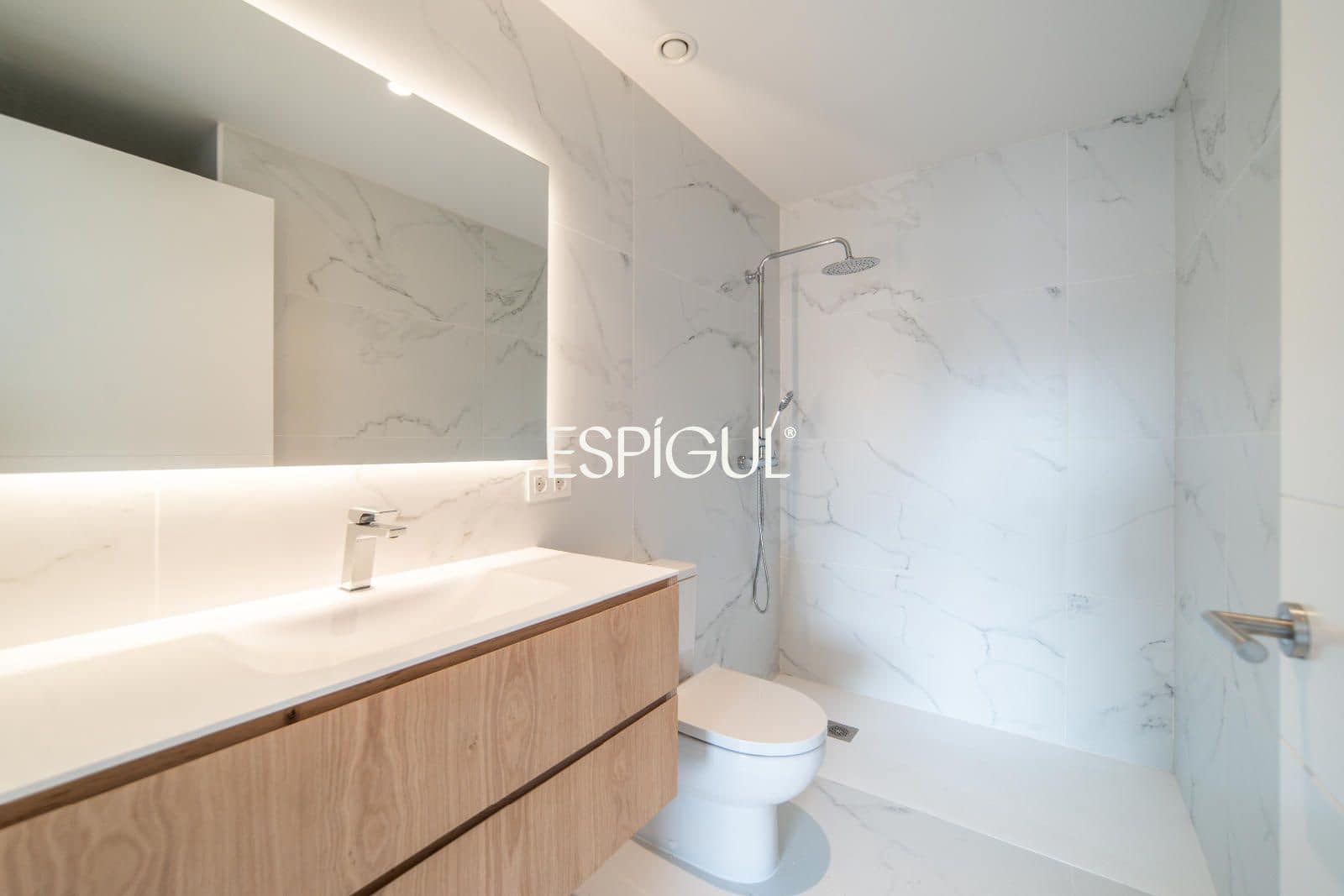 Ático de 7 habitaciones en Girona ciudad en venta con garaje - 1.200.000 € (Ref: 10015986)