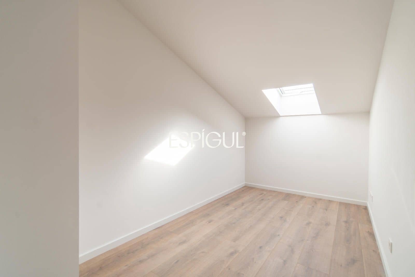 Ático de 7 habitaciones en Girona ciudad en venta con garaje - 1.200.000 € (Ref: 10015986)