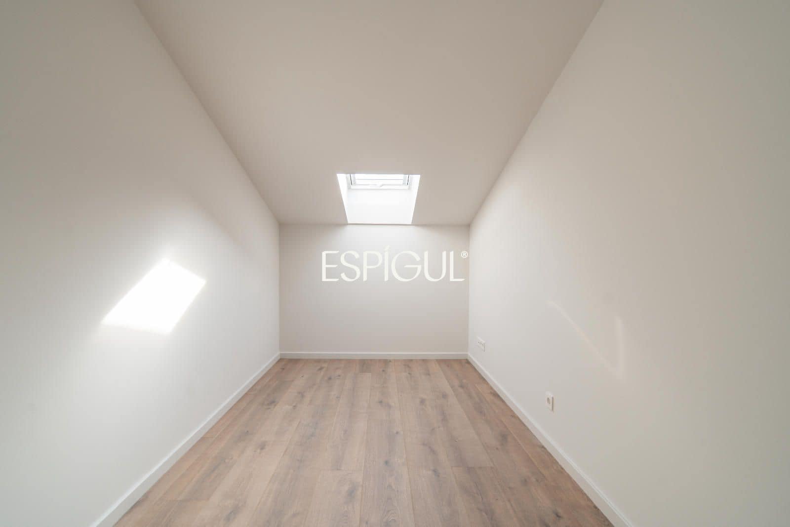 Ático de 7 habitaciones en Girona ciudad en venta con garaje - 1.200.000 € (Ref: 10015986)