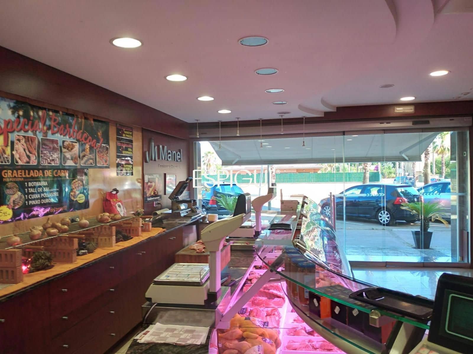 Commercial for sale in Angles - € 250,000 (Ref: 10015990)
