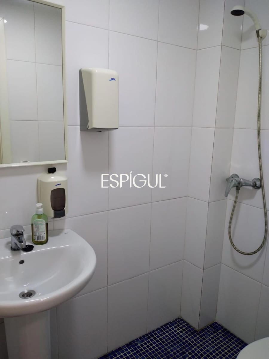 Commercial for sale in Angles - € 250,000 (Ref: 10015990)