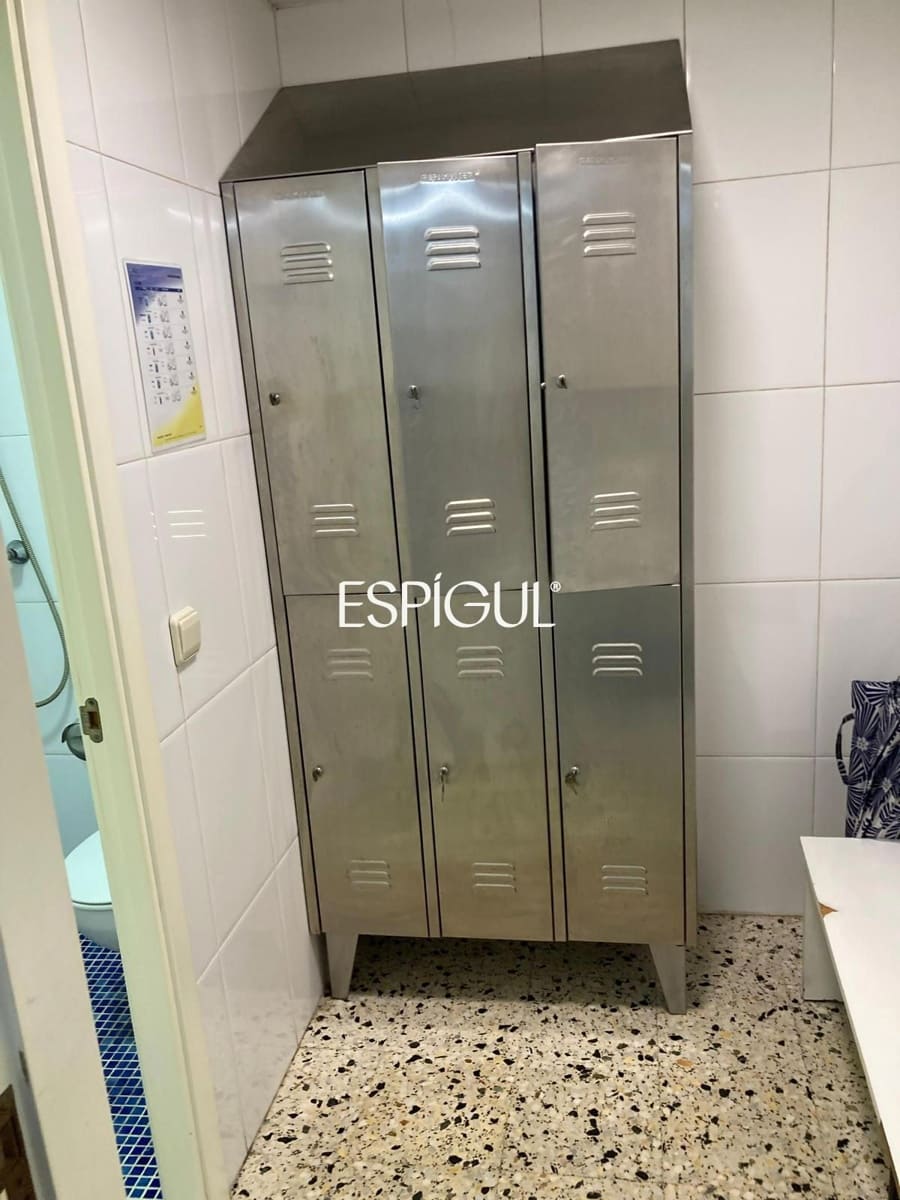 Commercial for sale in Angles - € 250,000 (Ref: 10015990)