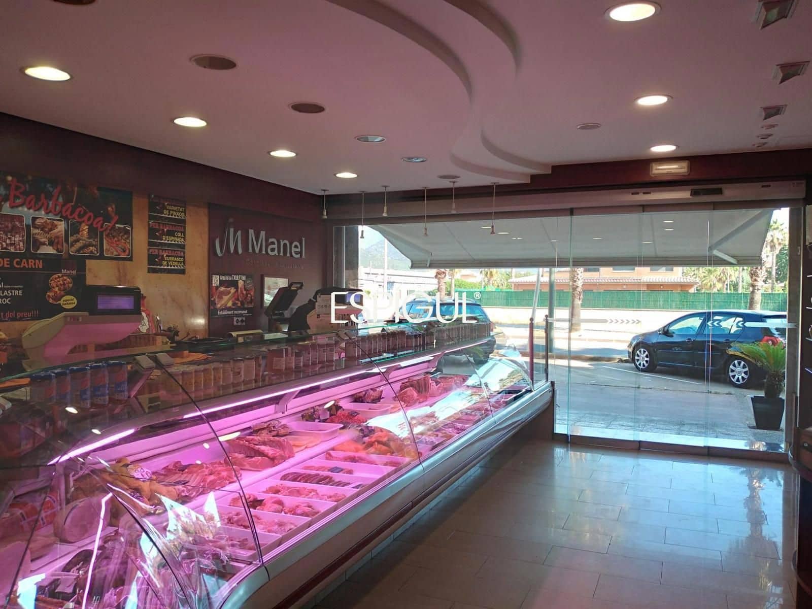 Commercial for sale in Angles - € 250,000 (Ref: 10015990)