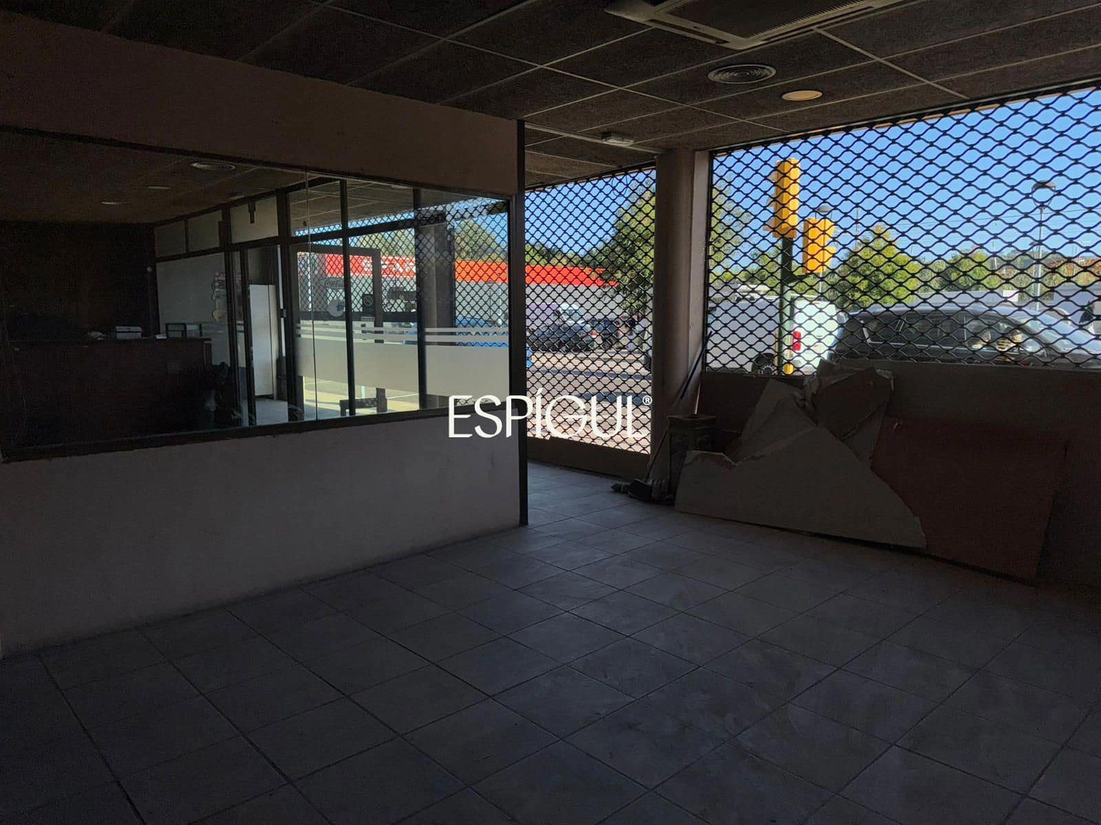 Commercial for sale in Bordils - € 215,000 (Ref: 10015992)