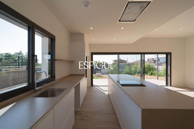 4 Zimmer Villa zu verkaufen in Banyoles - 575.000 € (Ref: 10015995)