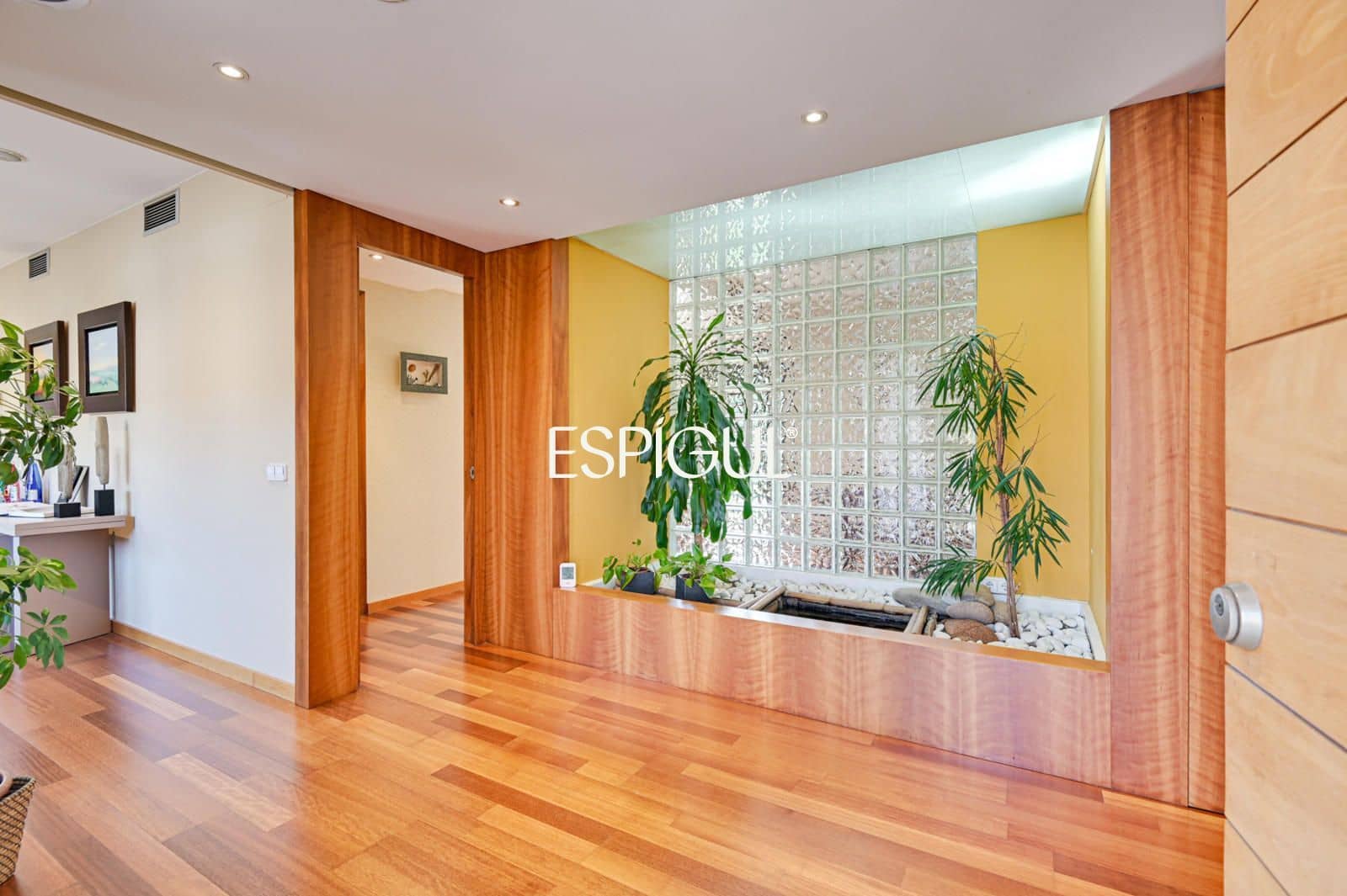 5 bedroom Villa for sale in Sarria de Ter with pool garage - € 890,000 (Ref: 10015996)