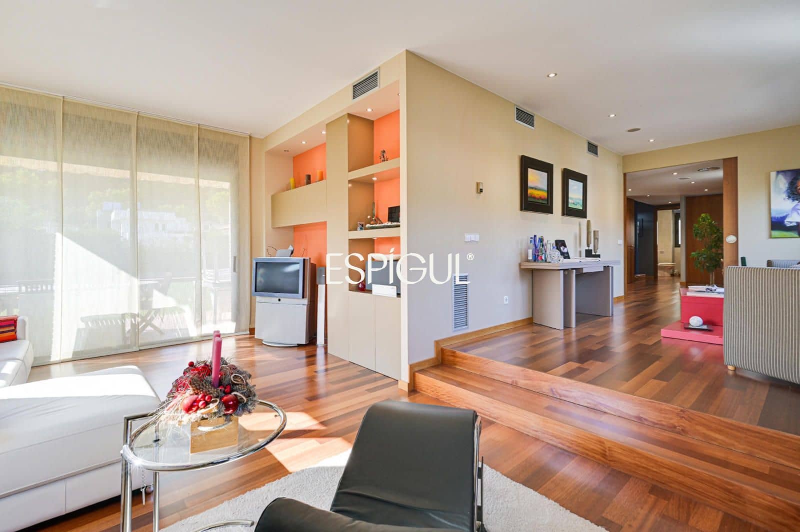 5 bedroom Villa for sale in Sarria de Ter with pool garage - € 890,000 (Ref: 10015996)