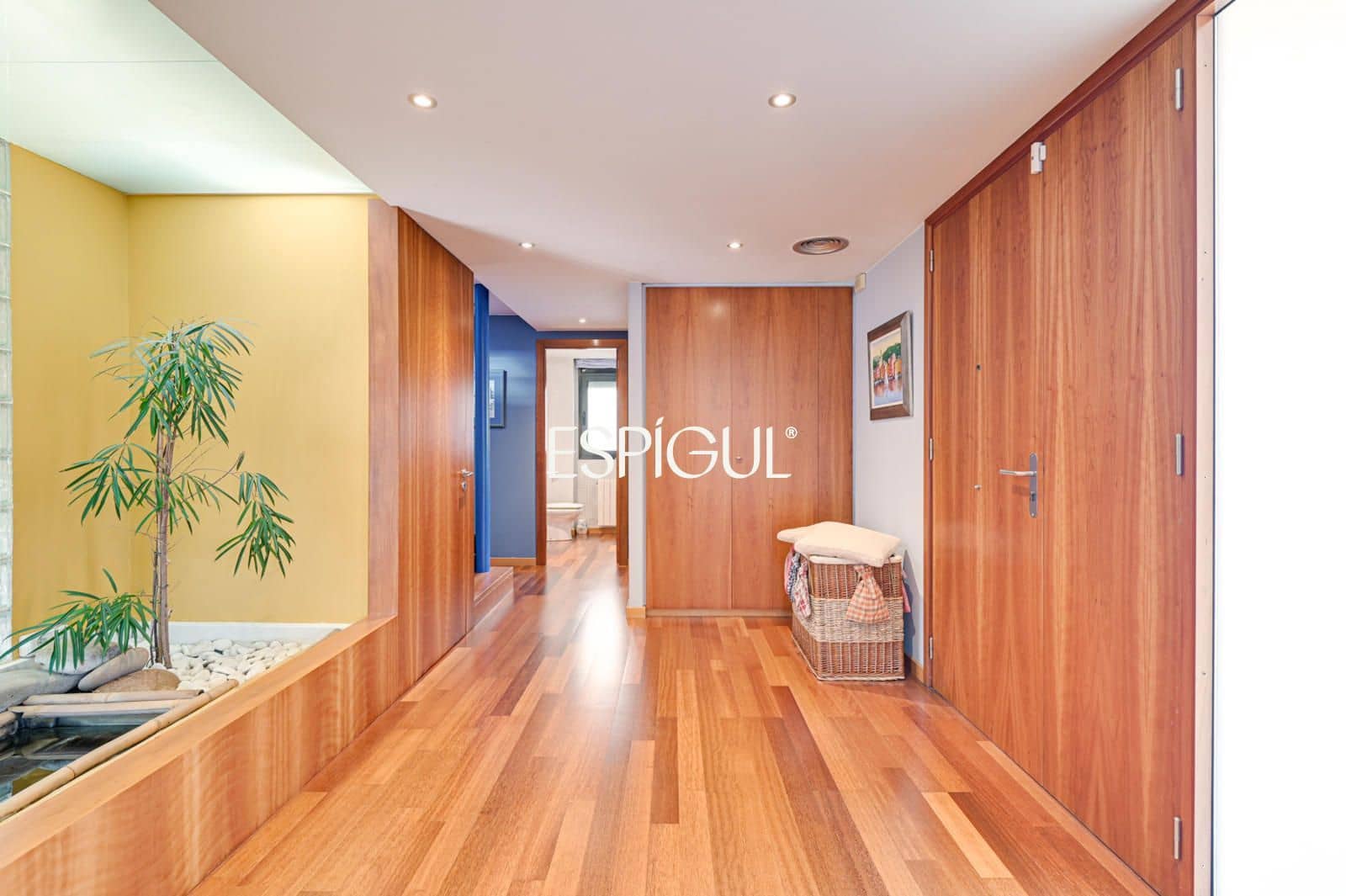 5 bedroom Villa for sale in Sarria de Ter with pool garage - € 890,000 (Ref: 10015996)