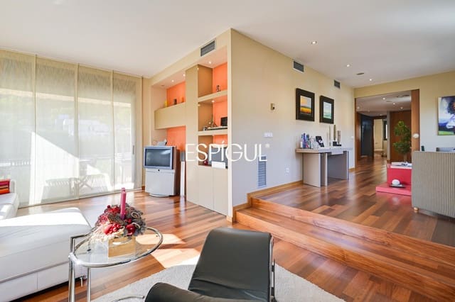 5 camera da letto Villa in vendita in Sarrià de Ter con piscina garage - 890.000 € (Rif: 10015996)