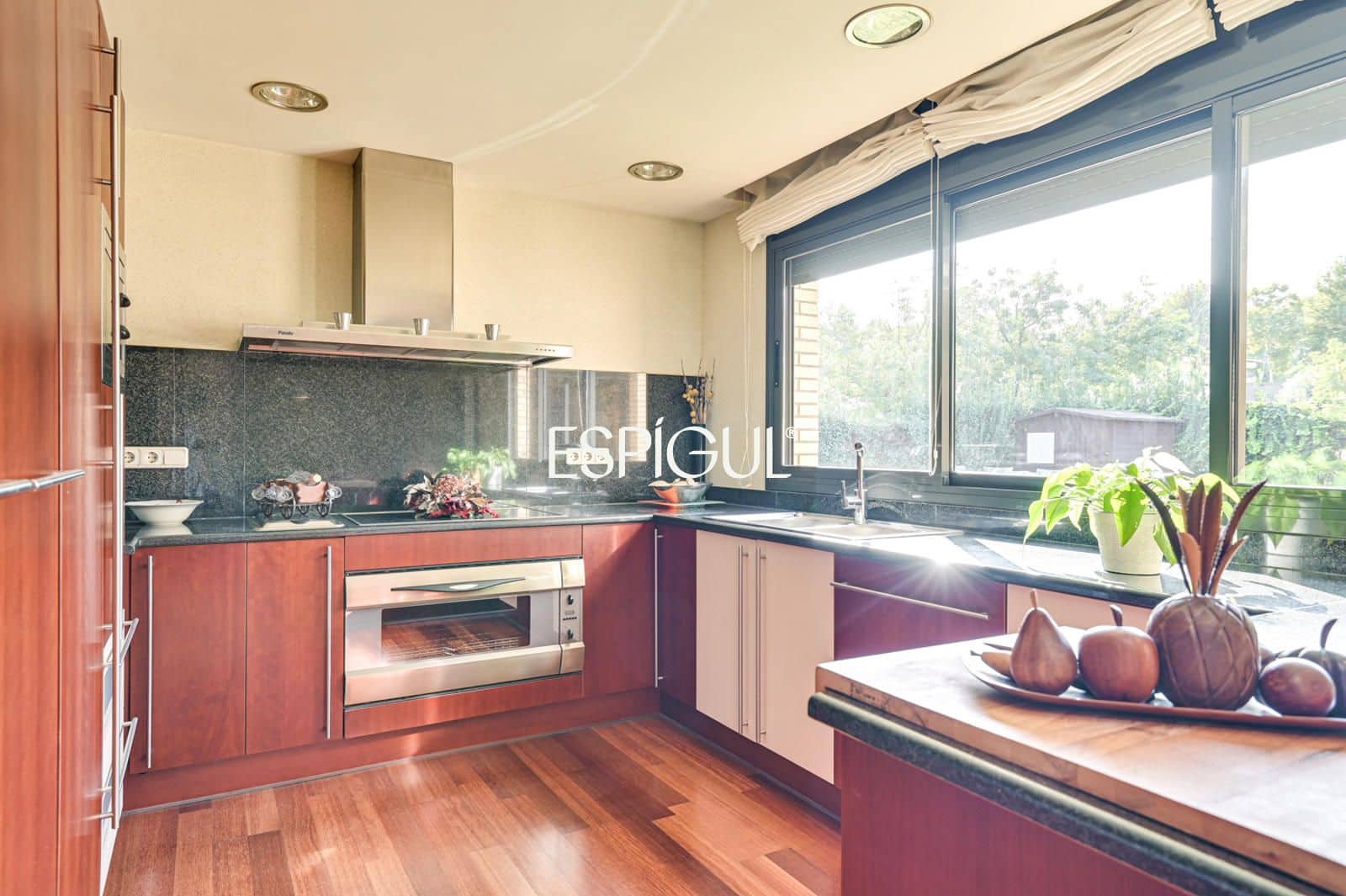 5 bedroom Villa for sale in Sarria de Ter with pool garage - € 890,000 (Ref: 10015996)