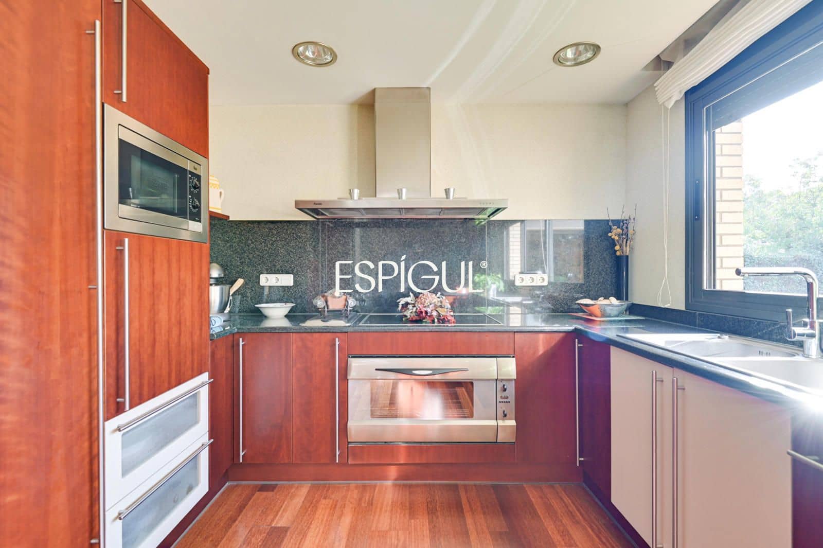 5 bedroom Villa for sale in Sarria de Ter with pool garage - € 890,000 (Ref: 10015996)