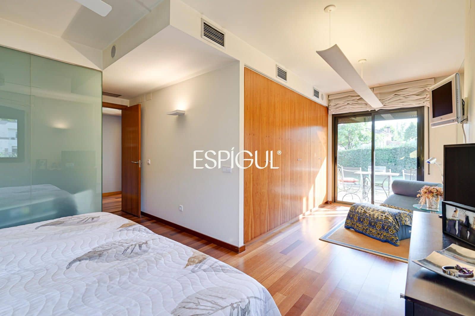 5 bedroom Villa for sale in Sarria de Ter with pool garage - € 890,000 (Ref: 10015996)