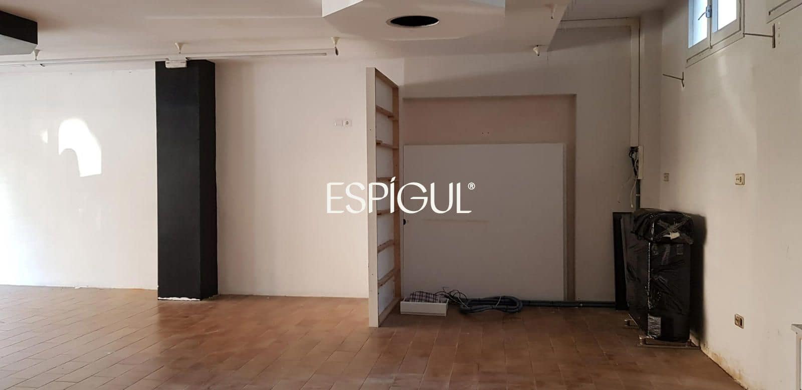 Commercial for sale in Girona city - € 140,000 (Ref: 10015997)