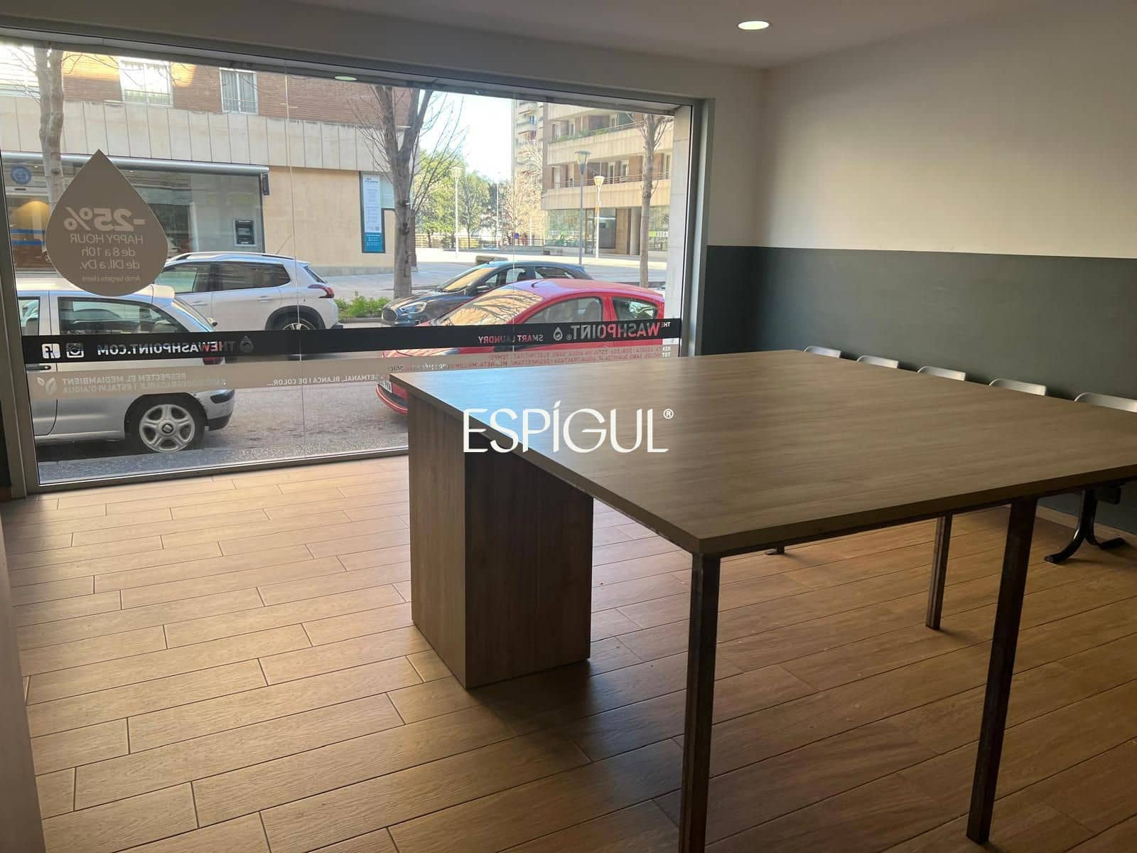 Commercial for sale in Girona city - € 140,000 (Ref: 10015997)