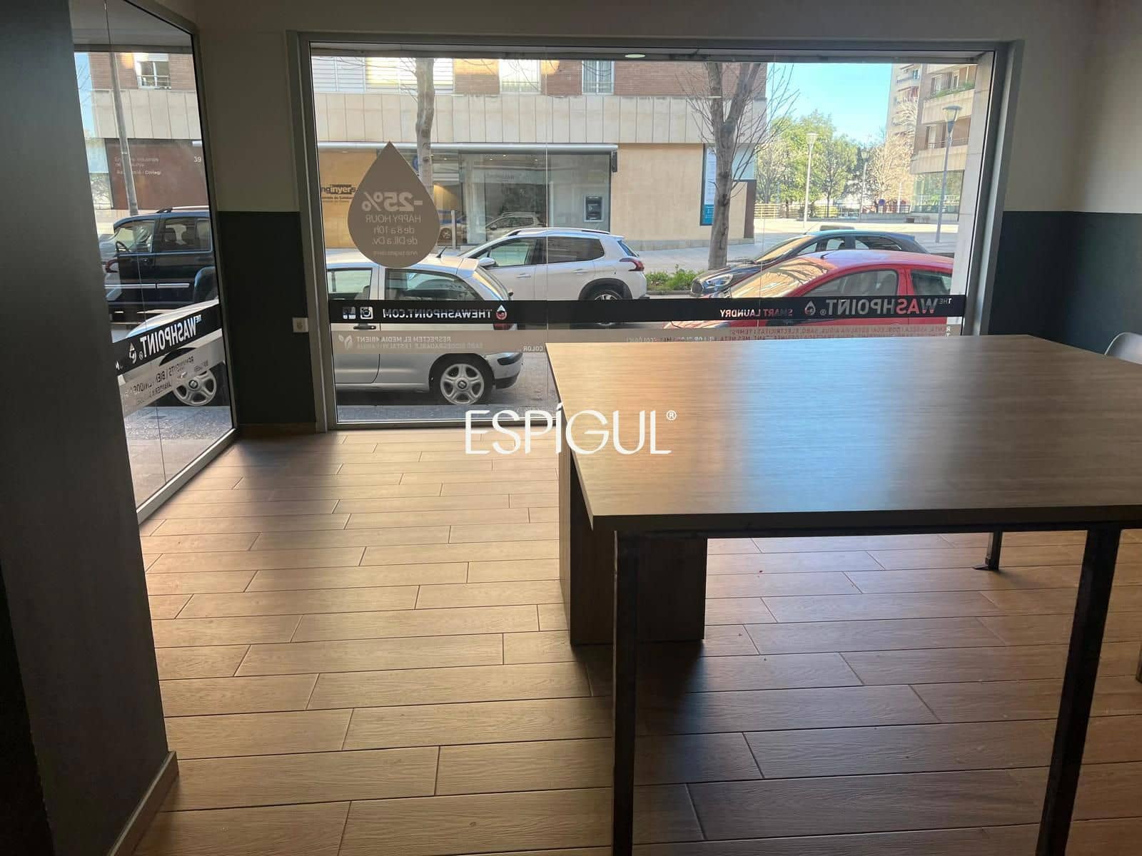 Commercial for sale in Girona city - € 140,000 (Ref: 10015997)