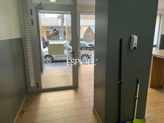 Commercial for sale in Girona city - € 140,000 (Ref: 10015997)