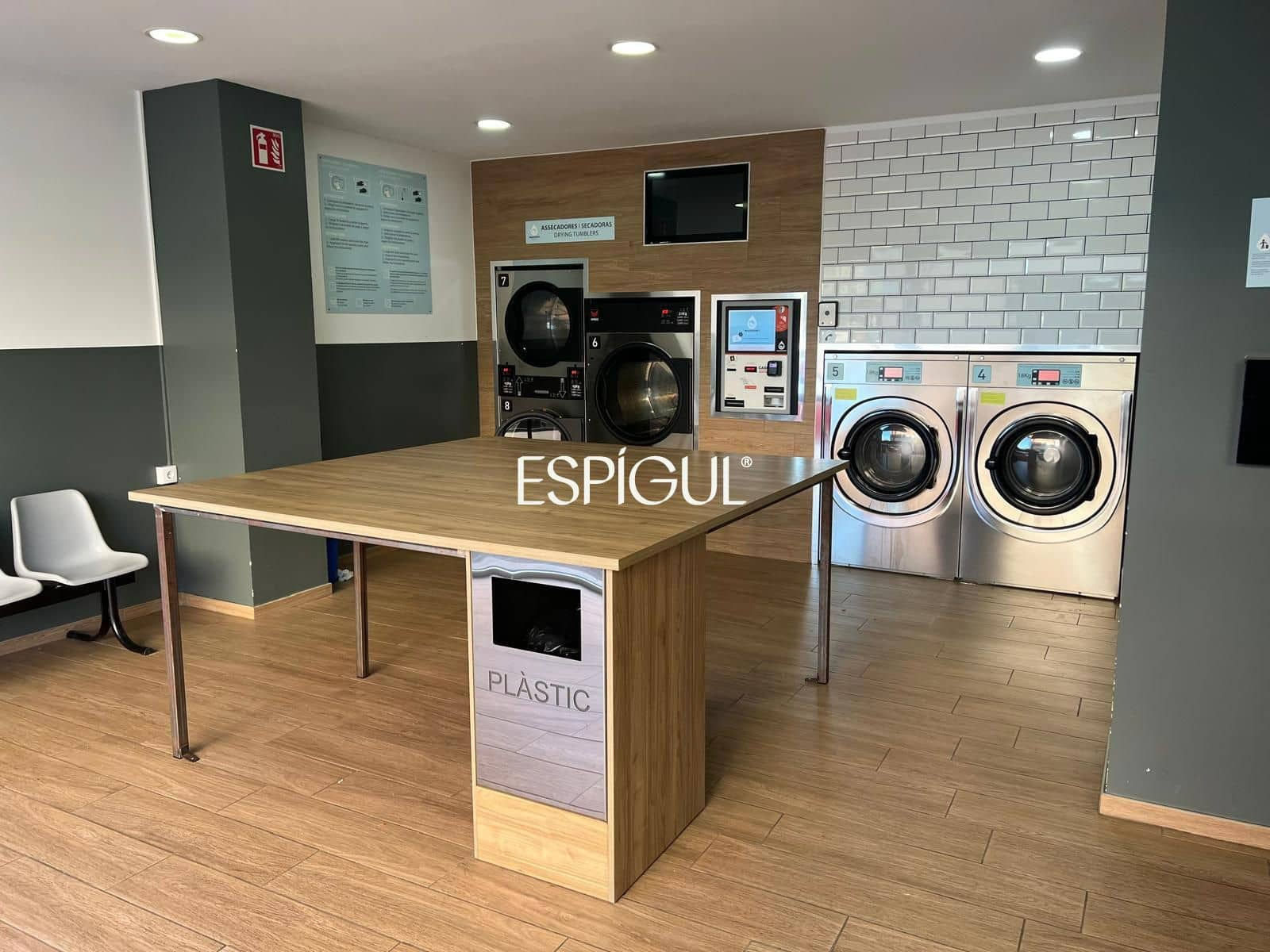 Commercial for sale in Girona city - € 140,000 (Ref: 10015997)