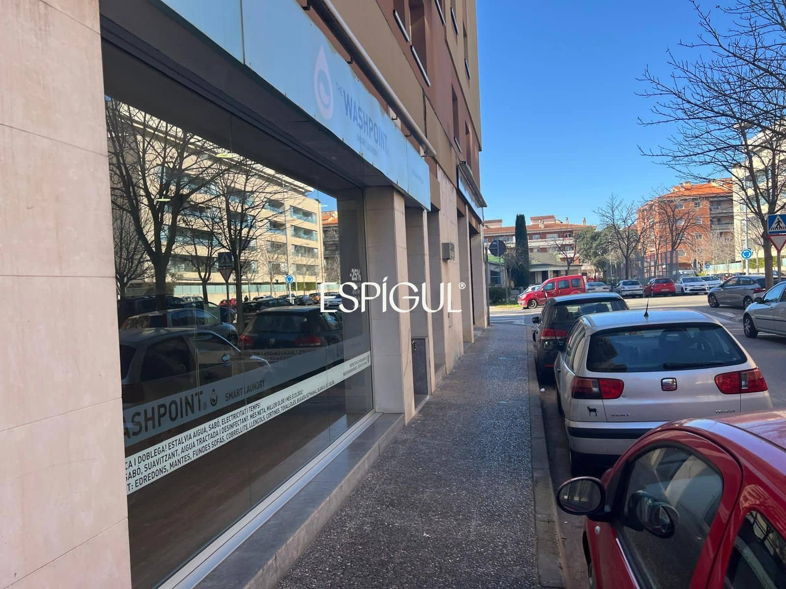 Commercial for sale in Girona city - € 140,000 (Ref: 10015997)