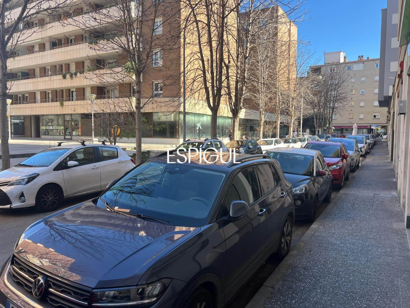 Commercial for sale in Girona city - € 140,000 (Ref: 10015997)