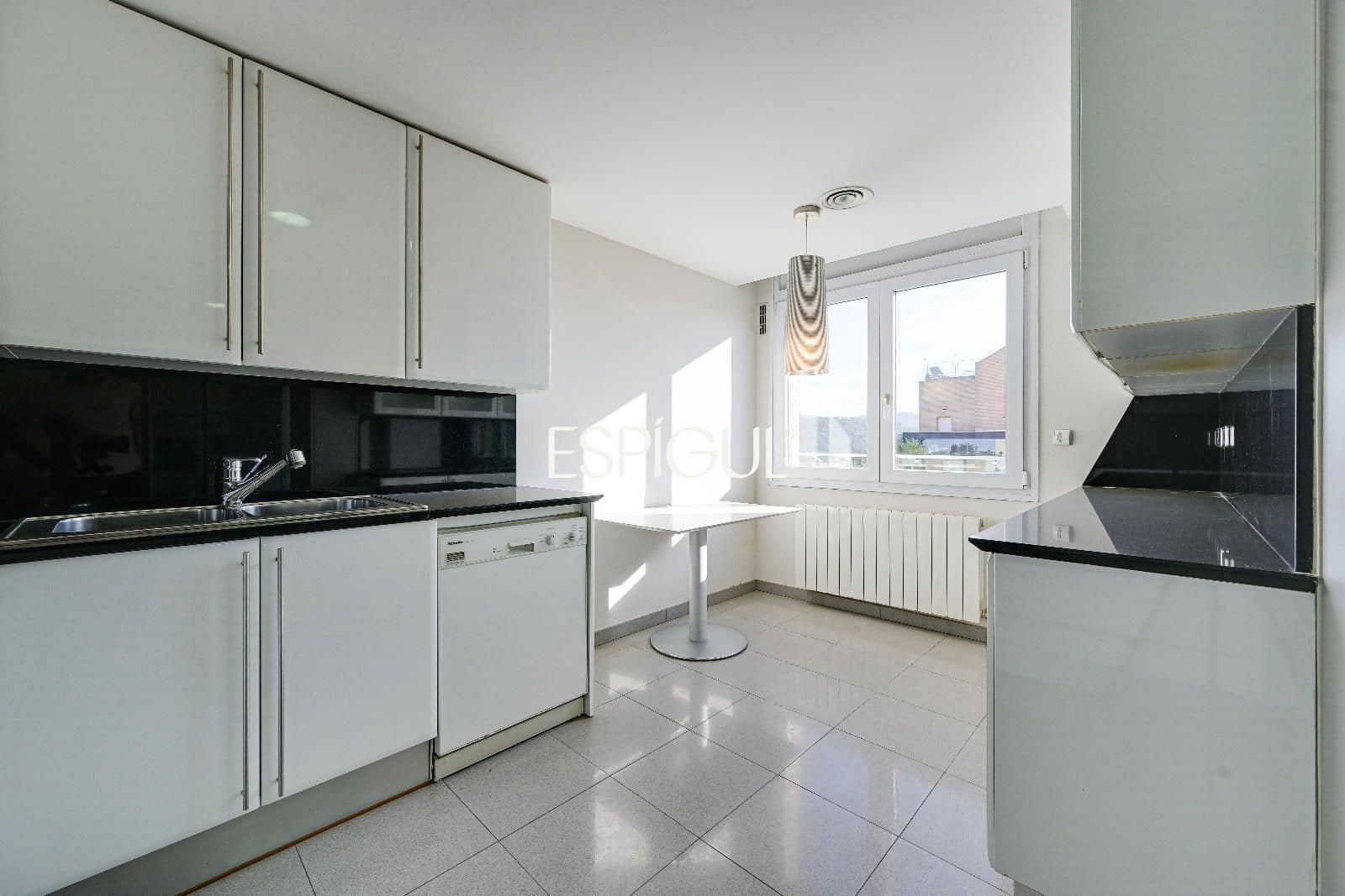 3 bedroom Penthouse for sale in Girona city with pool garage - € 1,700,000 (Ref: 10015998)