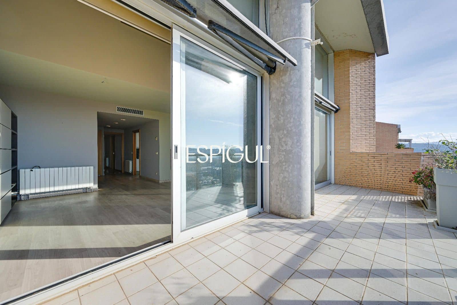 3 bedroom Penthouse for sale in Girona city with pool garage - € 1,700,000 (Ref: 10015998)