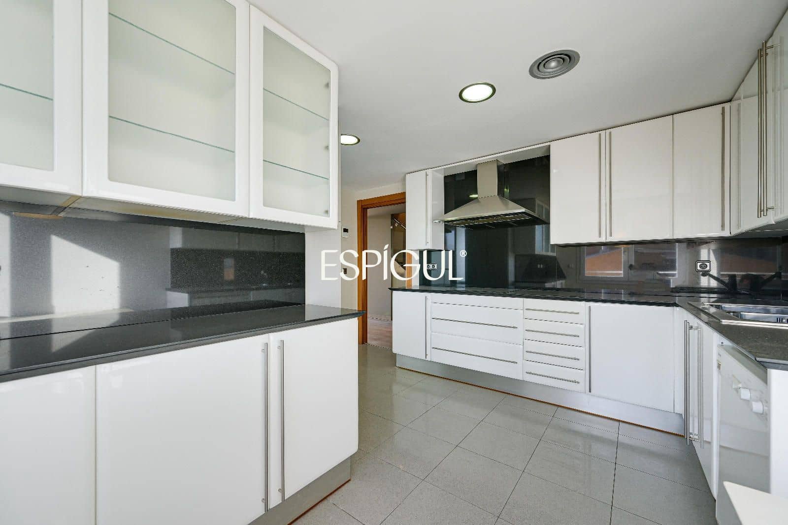 3 bedroom Penthouse for sale in Girona city with pool garage - € 1,700,000 (Ref: 10015998)