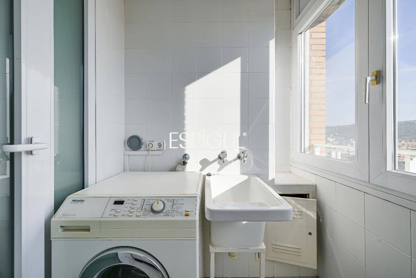 3 bedroom Penthouse for sale in Girona city with pool garage - € 1,700,000 (Ref: 10015998)