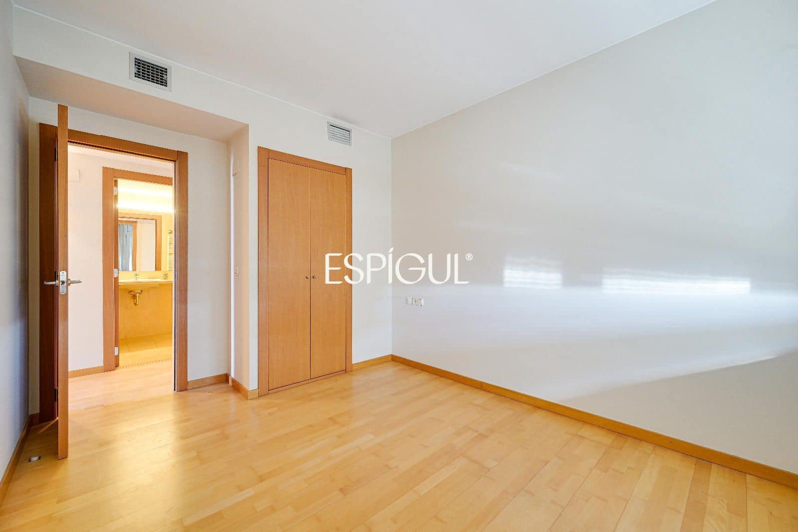 3 bedroom Penthouse for sale in Girona city with pool garage - € 1,700,000 (Ref: 10015998)