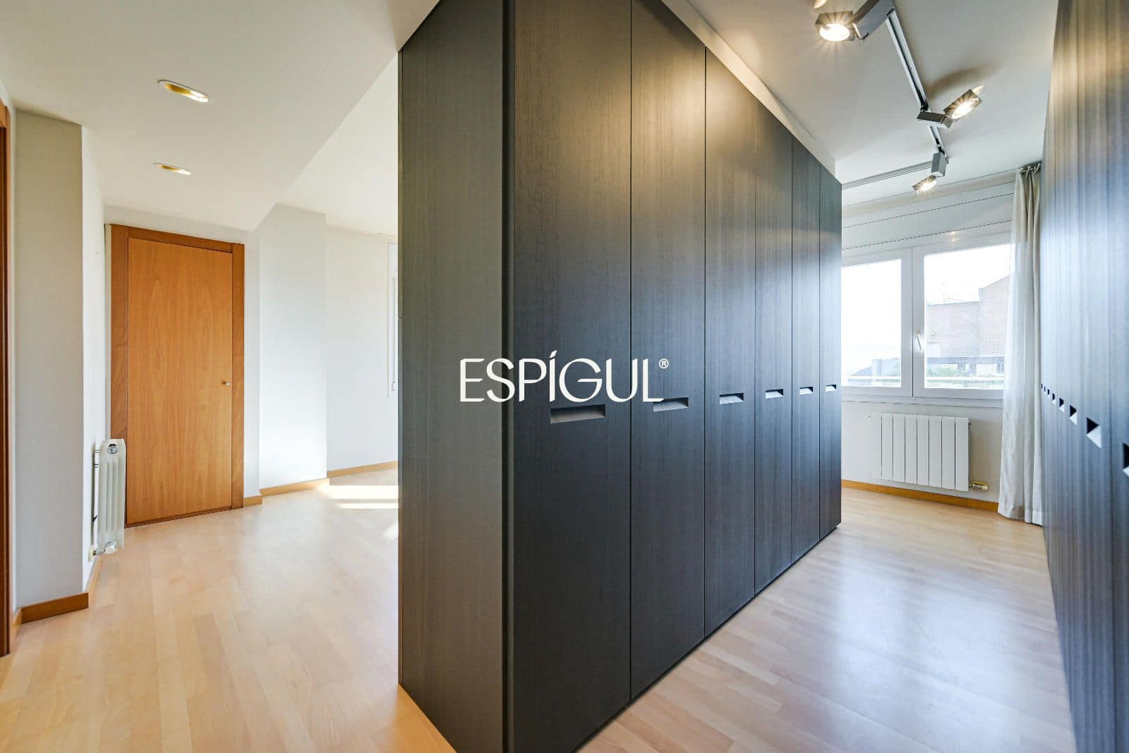 3 bedroom Penthouse for sale in Girona city with pool garage - € 1,700,000 (Ref: 10015998)