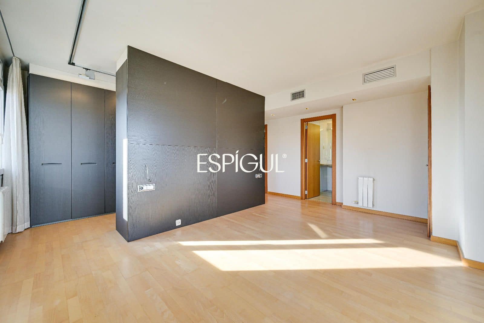 3 bedroom Penthouse for sale in Girona city with pool garage - € 1,700,000 (Ref: 10015998)