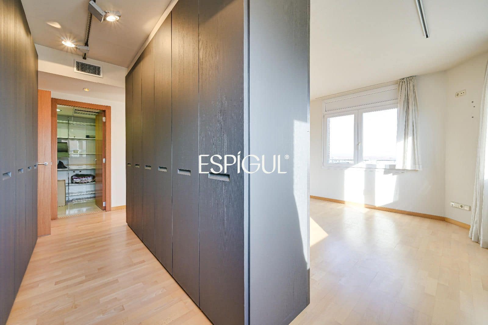 3 bedroom Penthouse for sale in Girona city with pool garage - € 1,700,000 (Ref: 10015998)