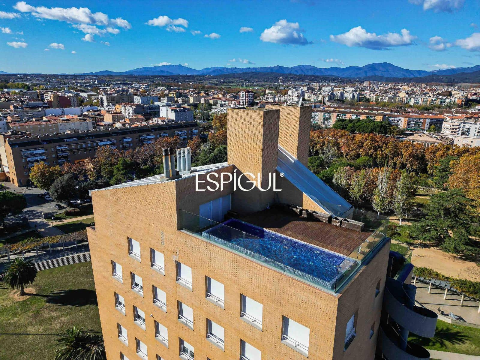 3 bedroom Penthouse for sale in Girona city with pool garage - € 1,700,000 (Ref: 10015998)