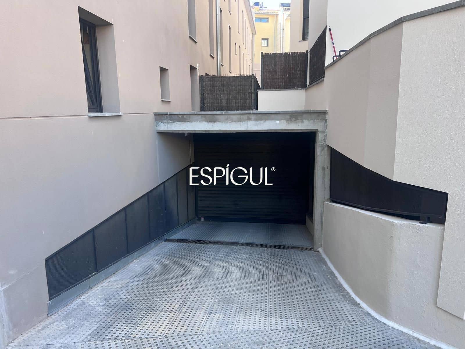 Garage for sale in Fornells de la Selva - € 15,000 (Ref: 10016002)