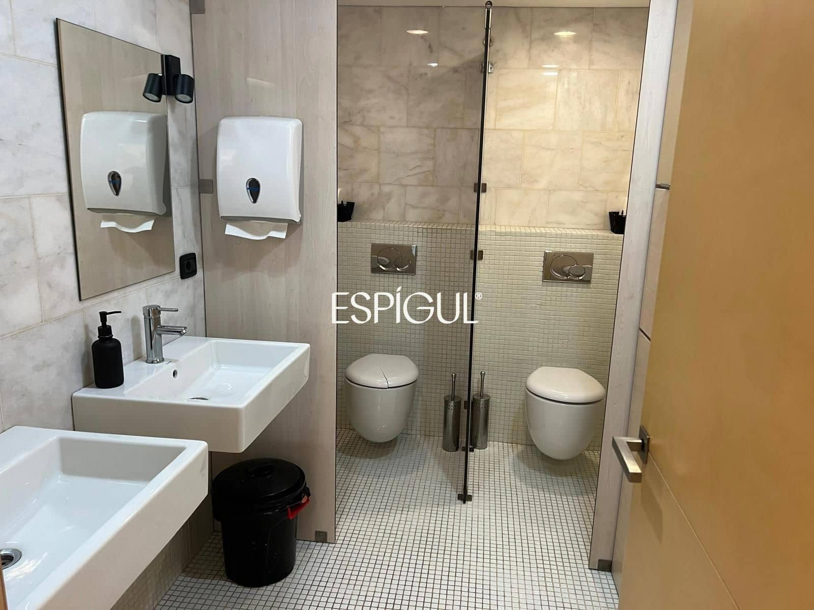 Kontor til salgs i Girona by - € 210 000 (Ref: 10016003)
