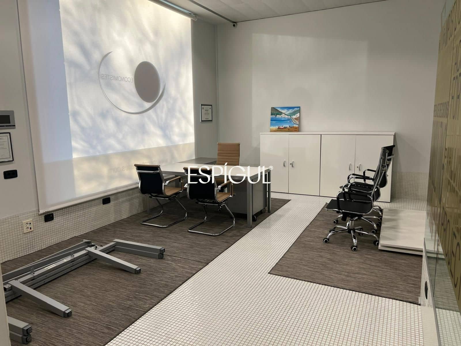 Kontor til salgs i Girona by - € 210 000 (Ref: 10016003)