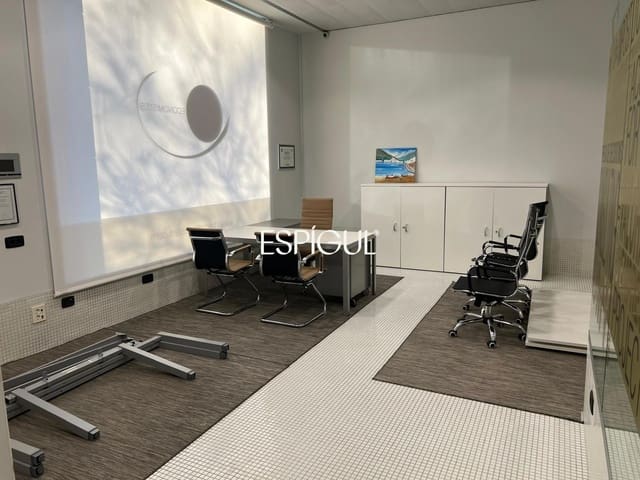 Kontor til salgs i Girona by - € 210 000 (Ref: 10016003)