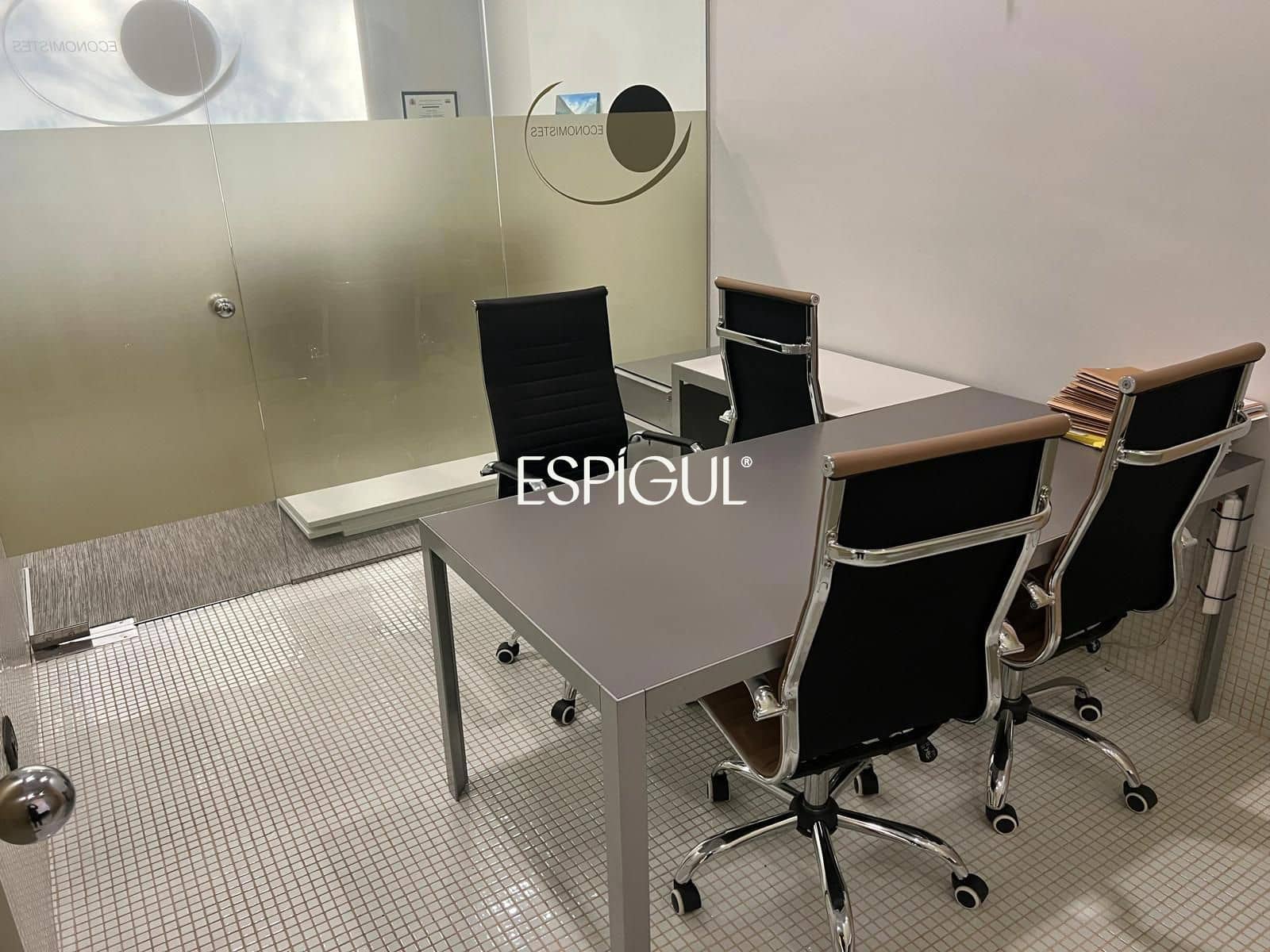 Kontor til salgs i Girona by - € 210 000 (Ref: 10016003)