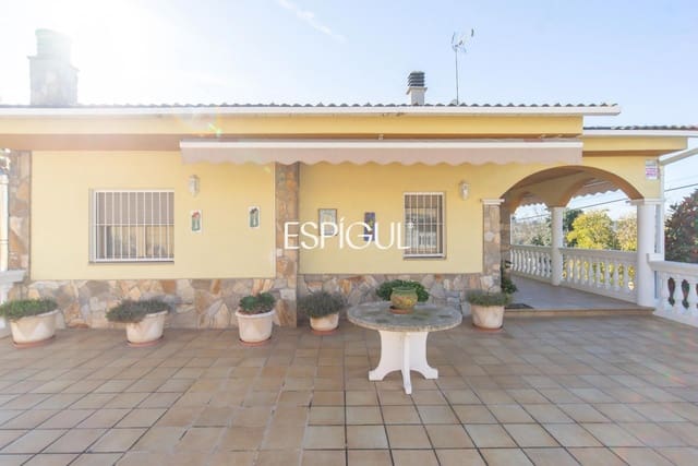 7 slaapkamer Villa te koop in Maçanet de la Selva met garage - € 350.000 (Ref: 10016004)